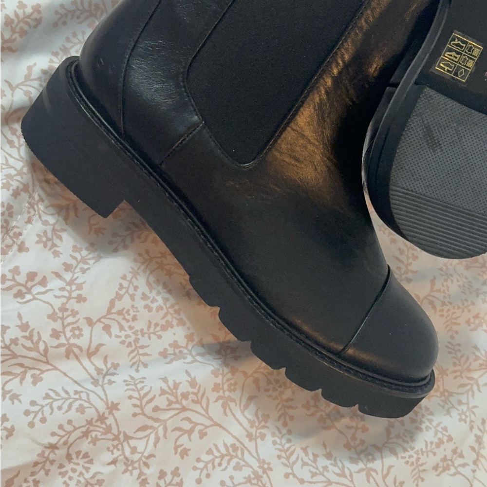New Stuart Weitzman Black Leather boots 6.5us